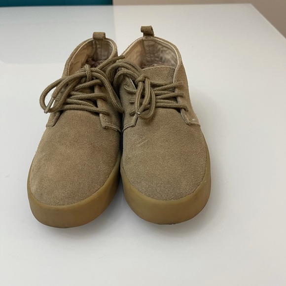 Gap - Picture 2 of 5